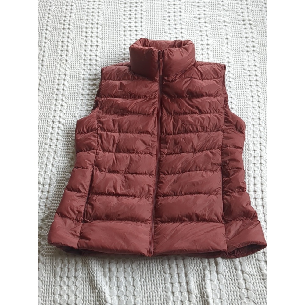 Uniqlo Ultra Light Down Puffer Vest Rose Red Full Zip Women's Sz Small